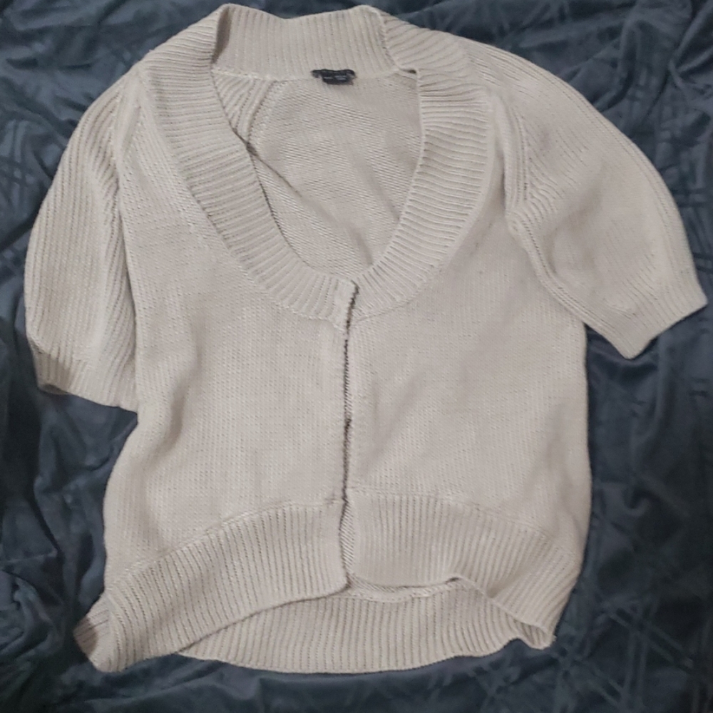Theory short sleeve knit cream sweater
